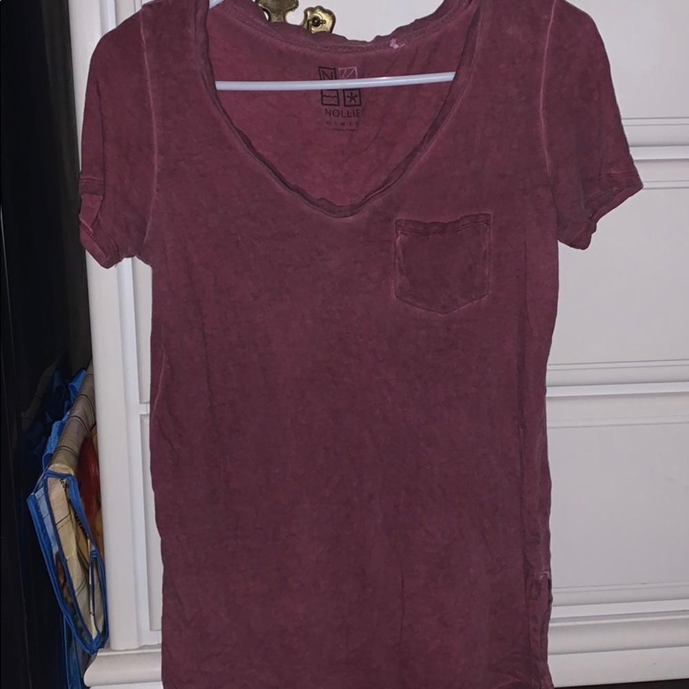 Nollie Maroon V neck